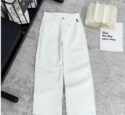 Quần kaki trắng ống suông